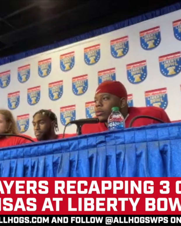 122822-Hogs Players-Liberty Bowl